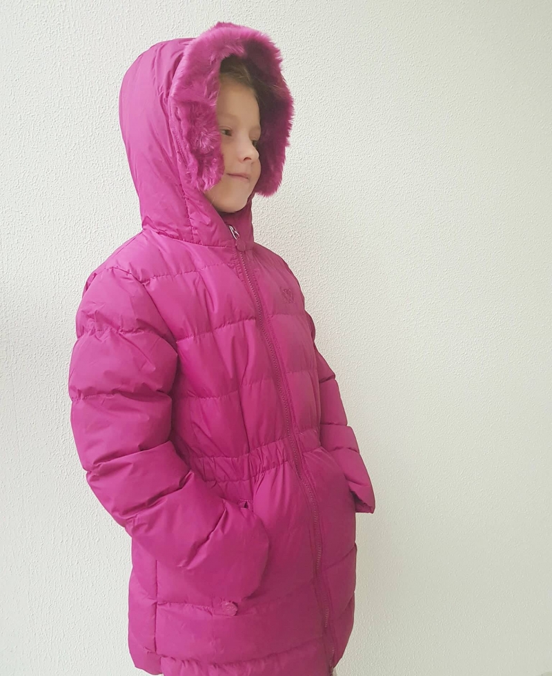 Avietinis žieminis paltukas mergytei