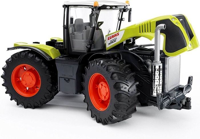 Traktoriaus „Claas Xerion 5000” modelis, 3+