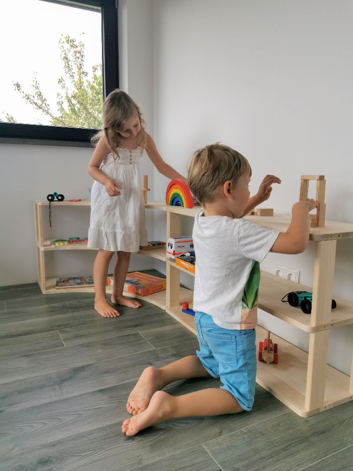 Modulinė Montessori lentyna Lenkta